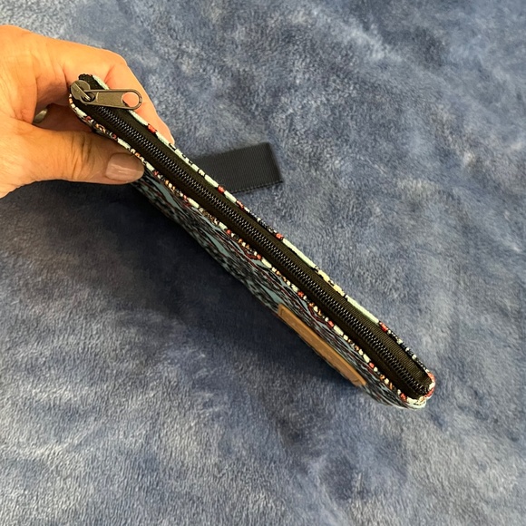 Kemy’s Tapestry Wristlet Pouch – Like New - Picture 4 of 10